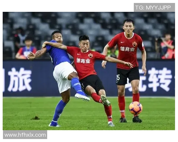 深圳足球队的转型之路揭秘：从传统强队到现代化职业俱乐部的蜕变之旅