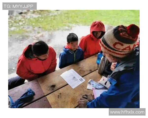 重庆攀岩队团队协作引发热议背后的争议与反思 重庆攀岩队团队协作引发热议背后的争议与反思